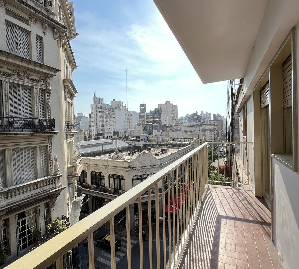 Foto de Departamento en alquiler, dos dormitorios, doble balcón, centro., imagen 2
