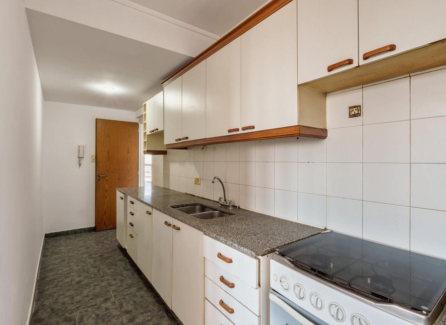Foto de Departamento venta barrio centro 3 dormitorios con balcón cochera, imagen 1