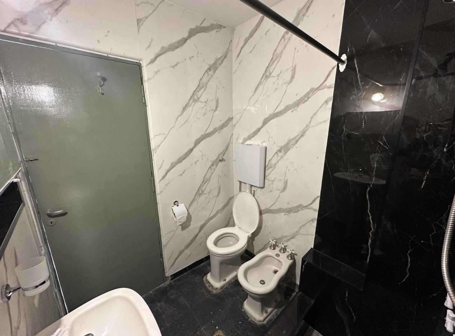 Foto de Departamento de pasillo en alquiler Pichincha, dos dormitorios, terraza, imagen 4