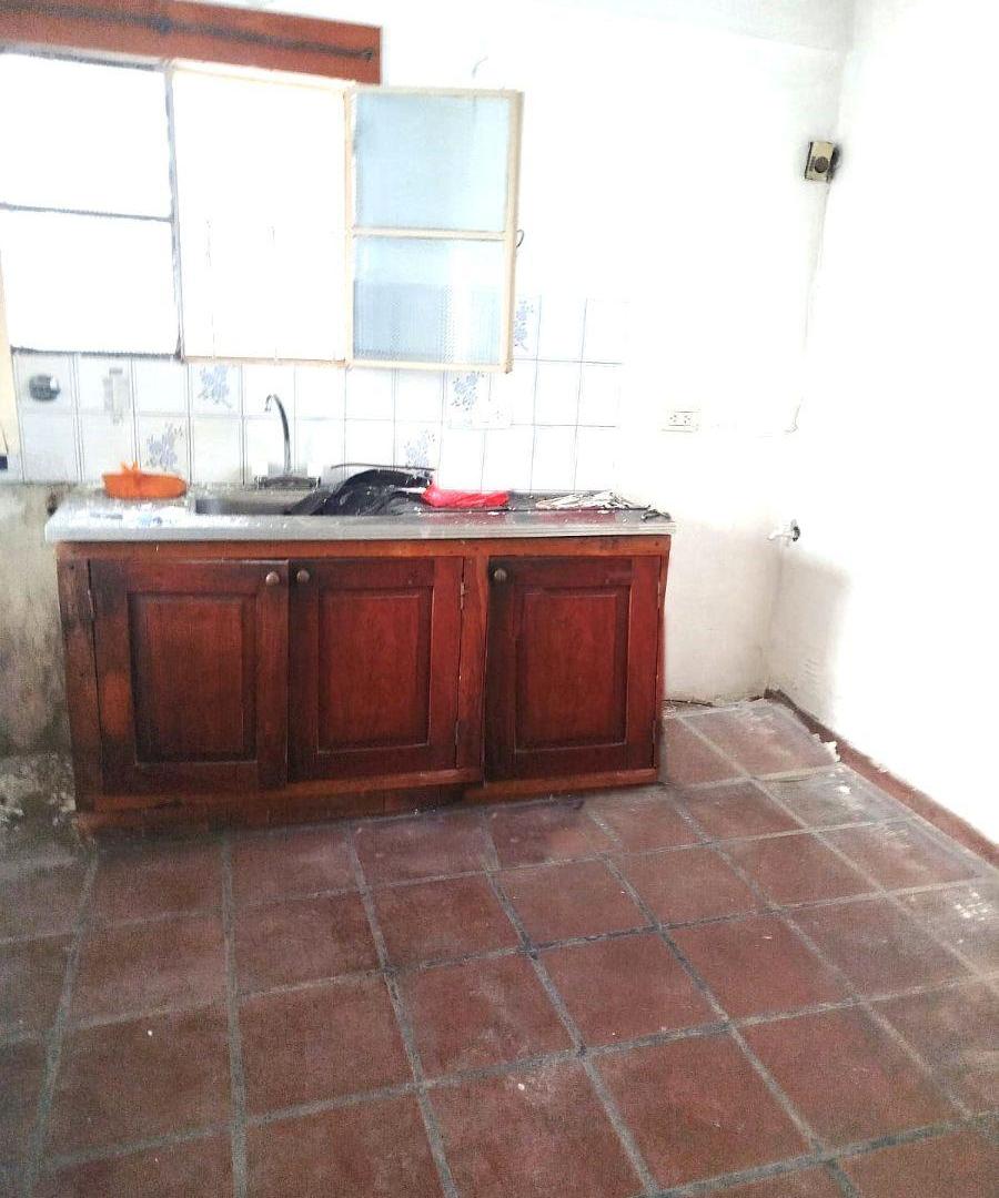 Foto de PH con 1 dormitorio en alquiler Lanus, imagen 2