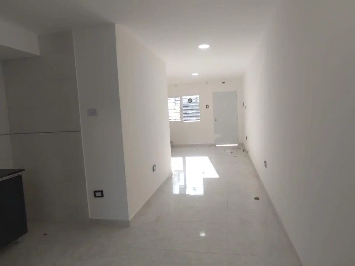Duplex al frente de 3 ambientes con cochera en alquiler en Lanús 3
