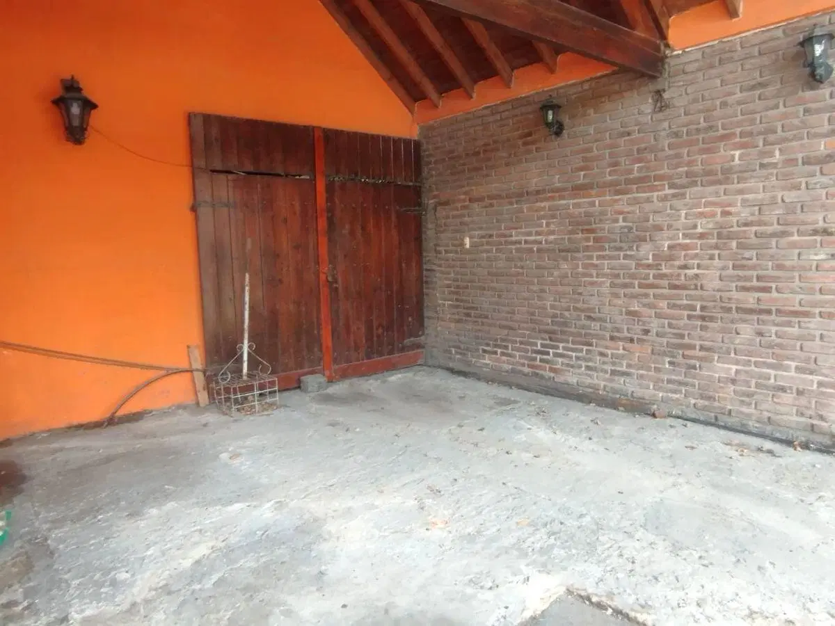 Casa de 337 m² en venta en Lanús 3