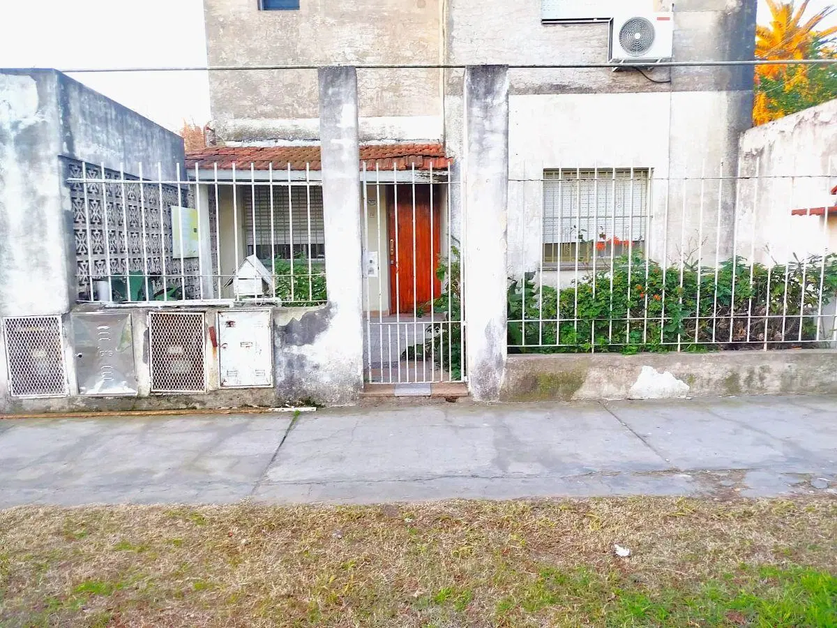 PH al frente en venta, Lanus 4