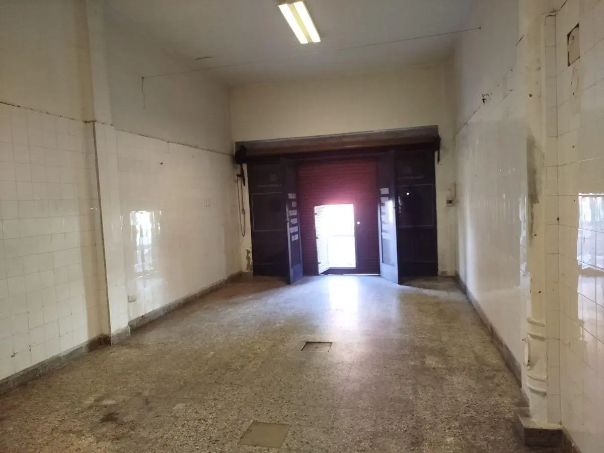Local de 40 m² en alquiler Lanus 4