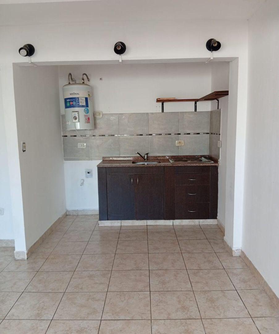 Foto de Departamento monoambiente en alquiler en Lanús Este, imagen 4