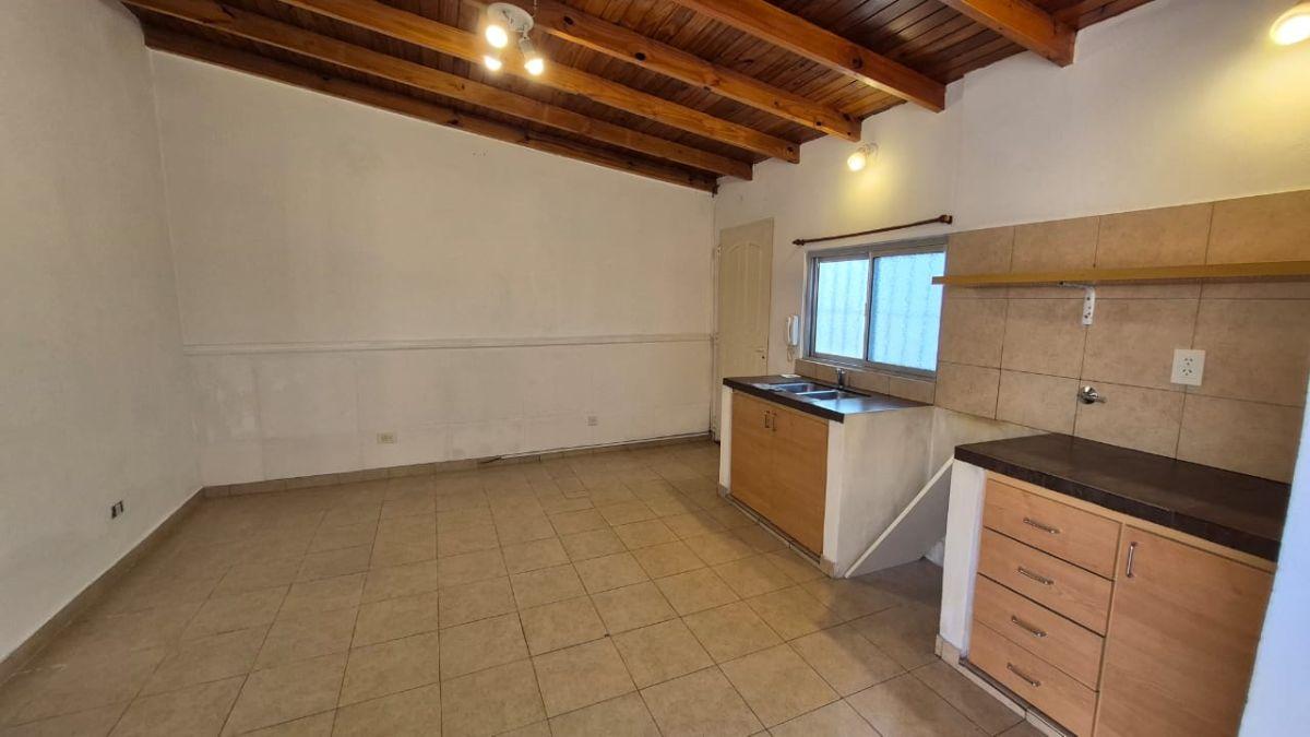 Foto de PH de 34 m² con 1 dormitorio en alquiler en Gerli, imagen 4