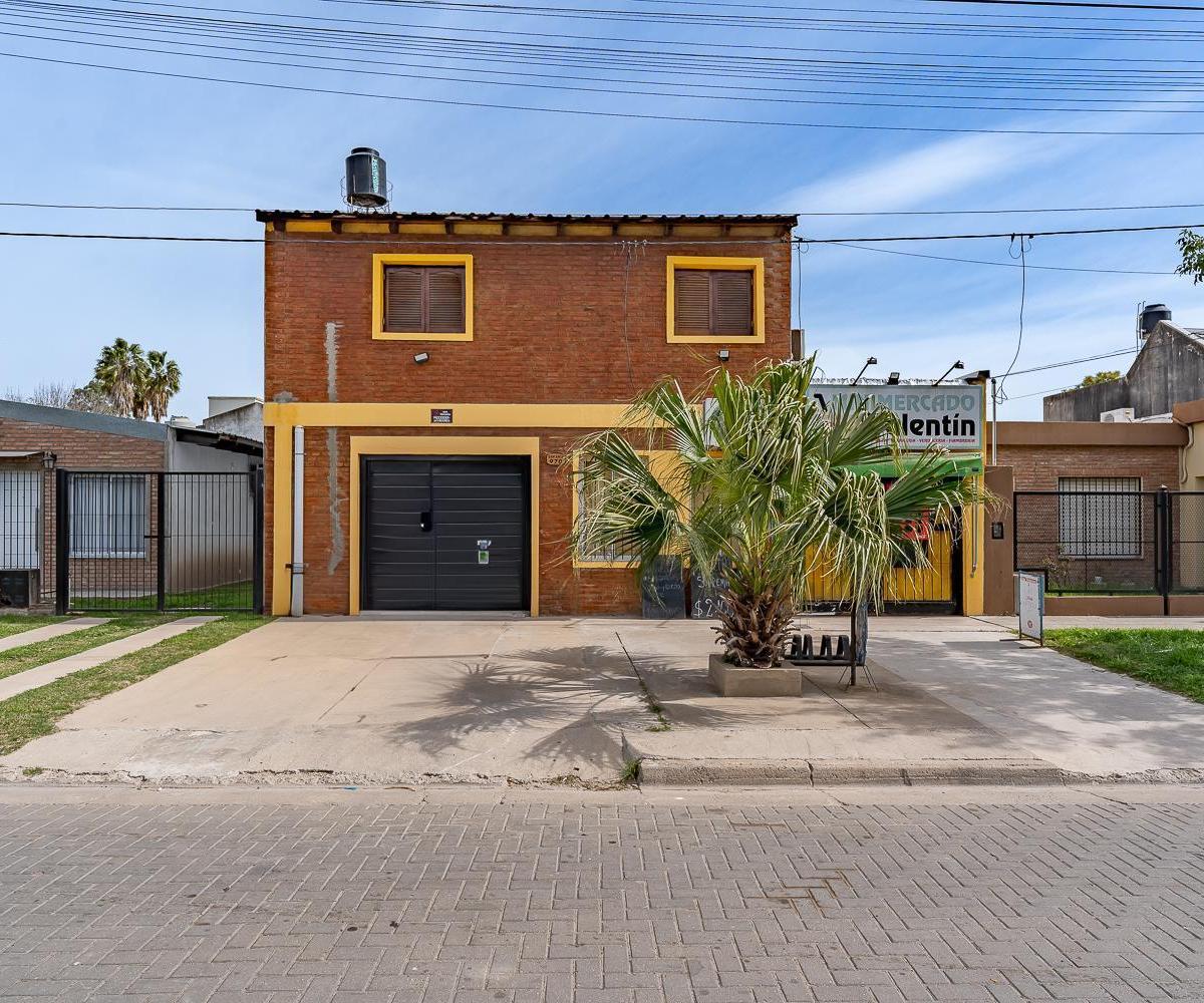 Casa en Venta 2 Dorm. en Pa con Local en Pb Pueblo Esther 5