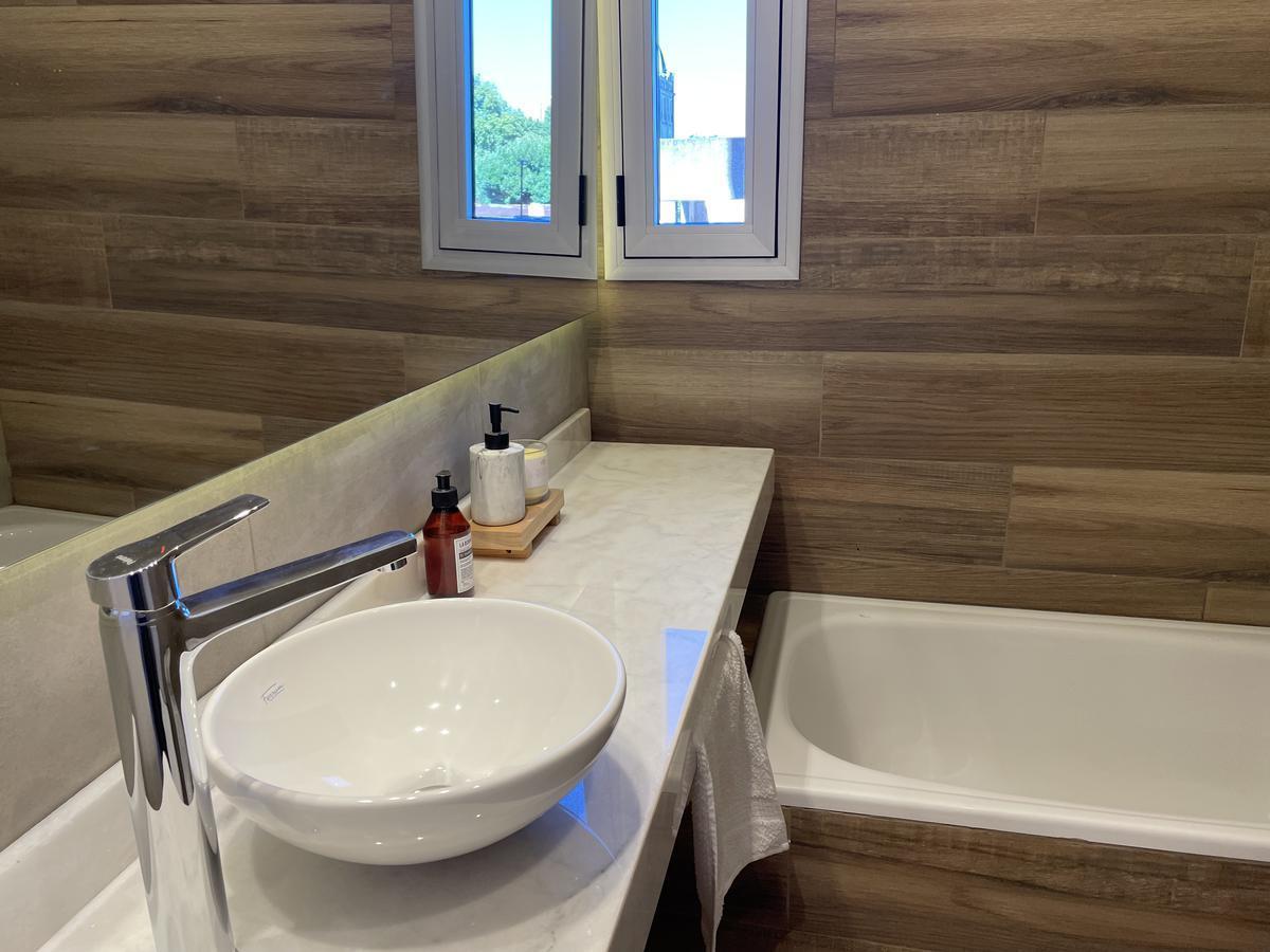 Venta Departamento 1 Dormitorio Al Frente - Zona Refinerias - Oportunidad de Inversión 1