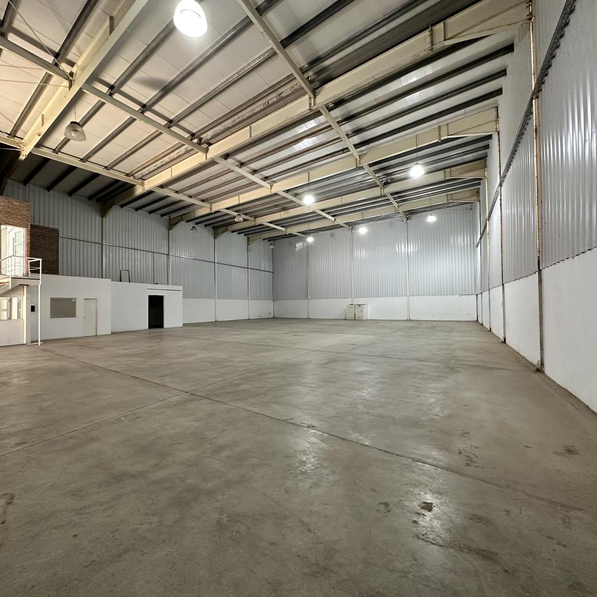 Nave Industrial en Micropi - Alquiler - 875 m² 4