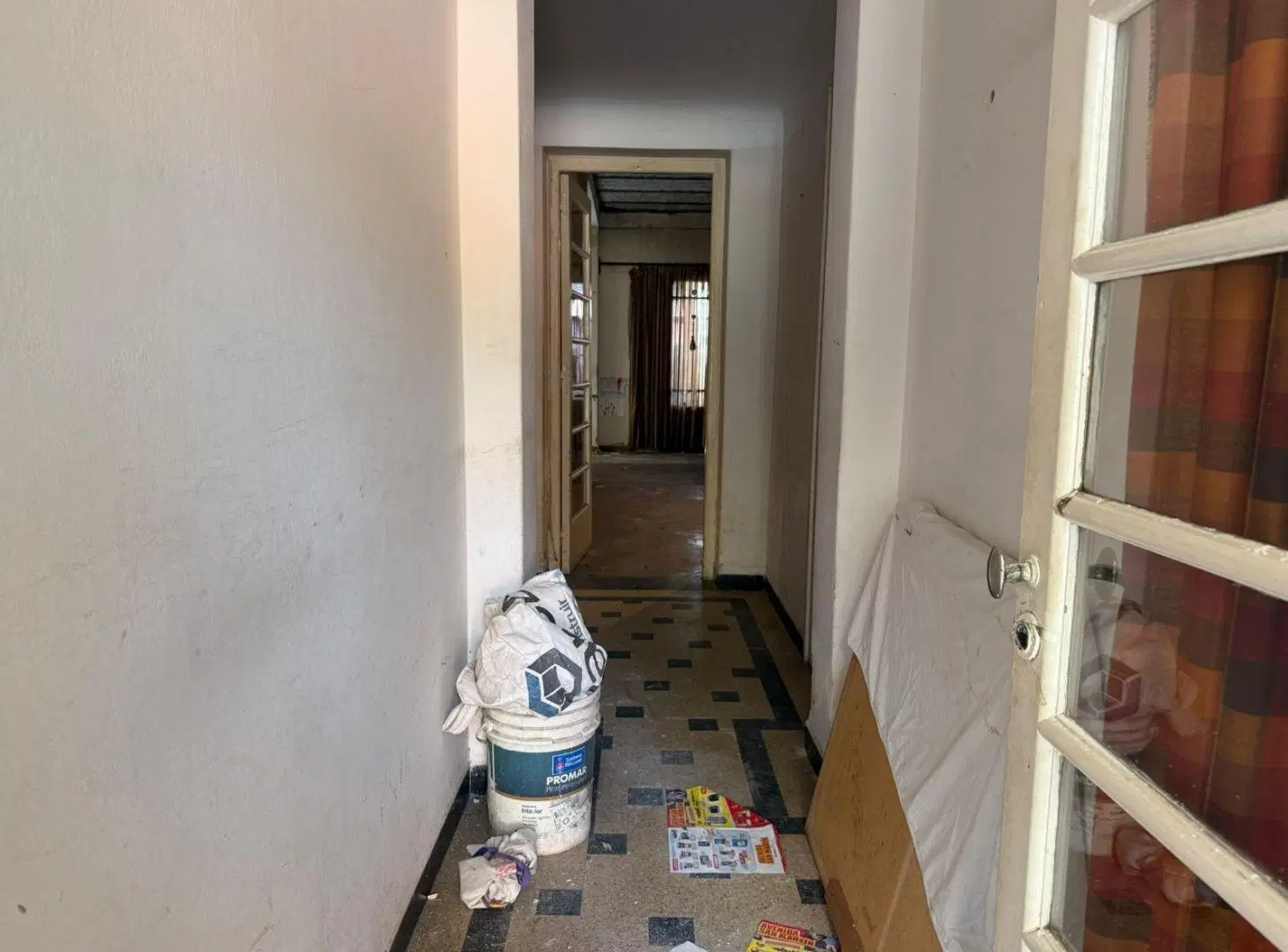 Dean Funes 700 Casa al frente para reciclar 5