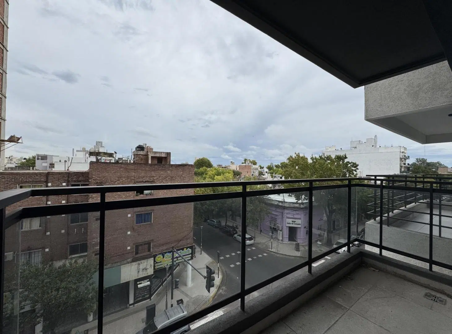 Departamento en Luis Agote 5