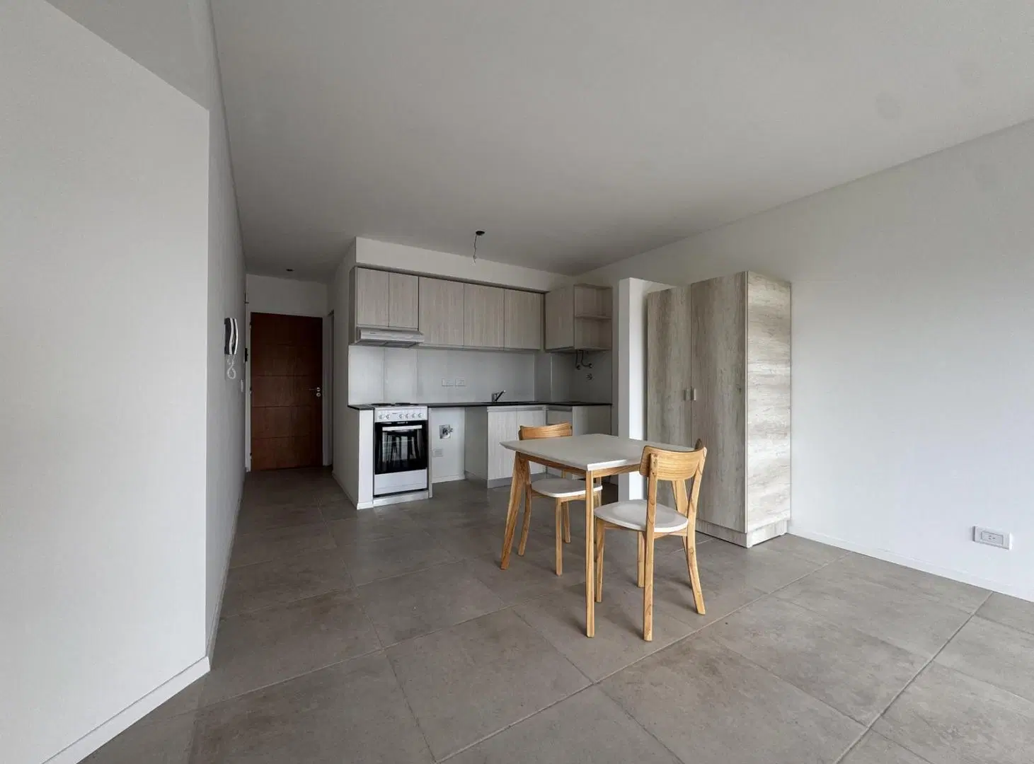 Departamento en Luis Agote 1