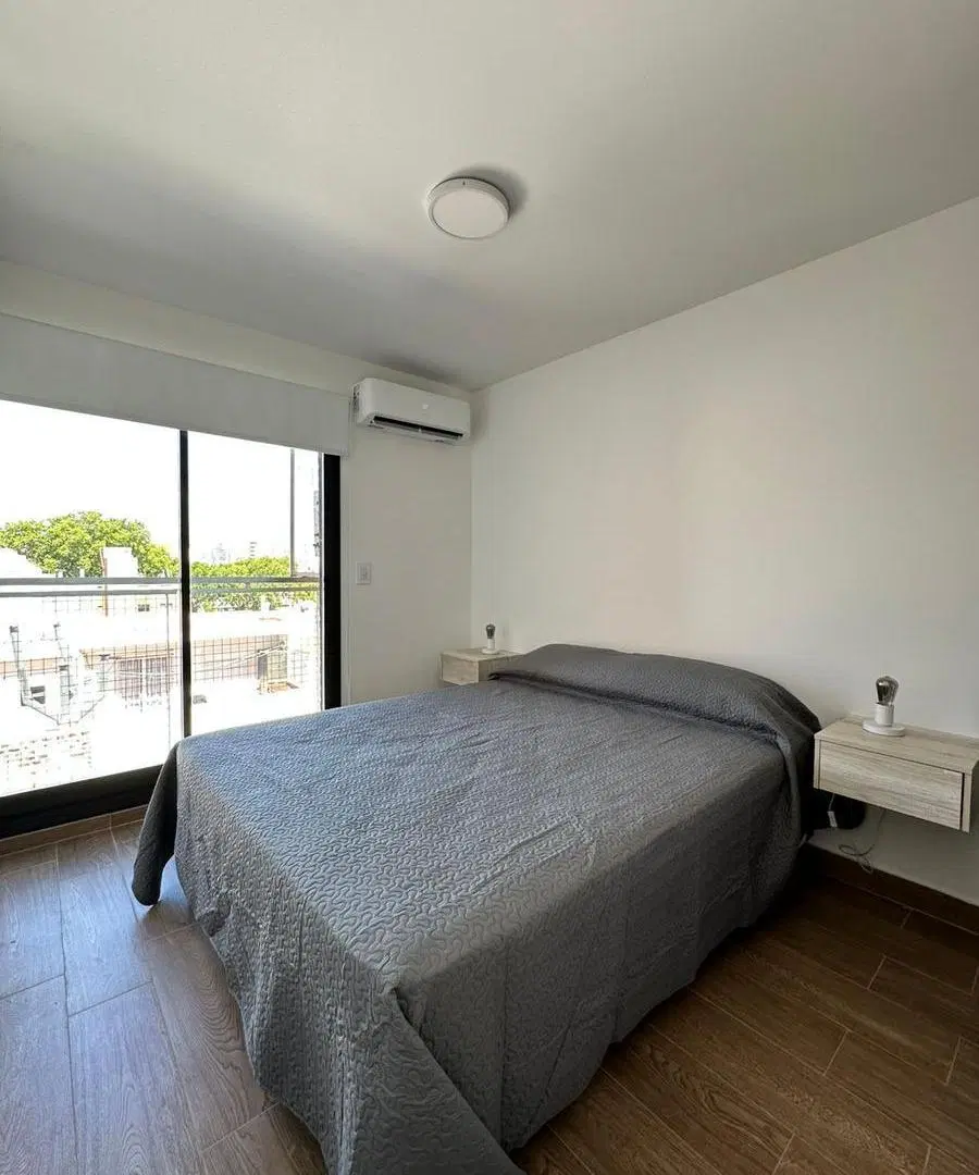 Departamento en alquiler Lagos 121 Pichincha 1 dormitorio amoblado con balcón 1