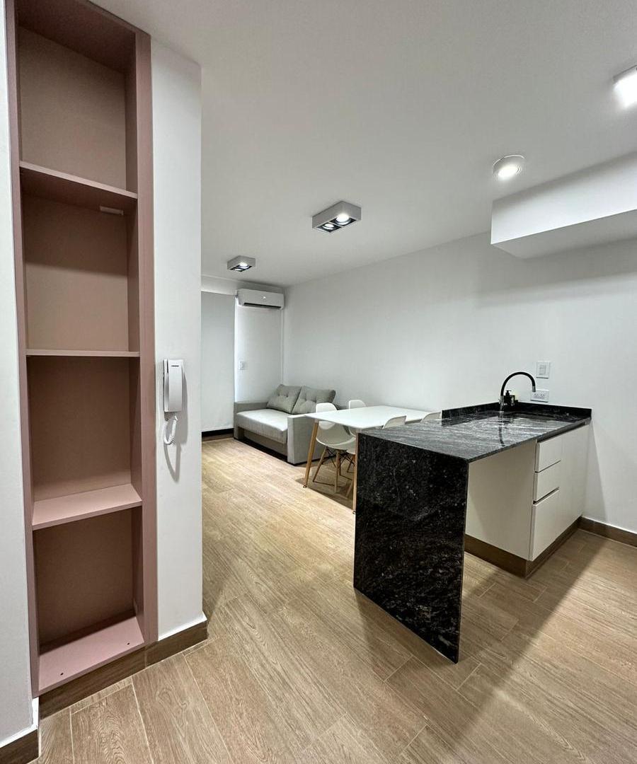 Departamento en alquiler Lagos 121 Pichincha 1 dormitorio amoblado con balcón