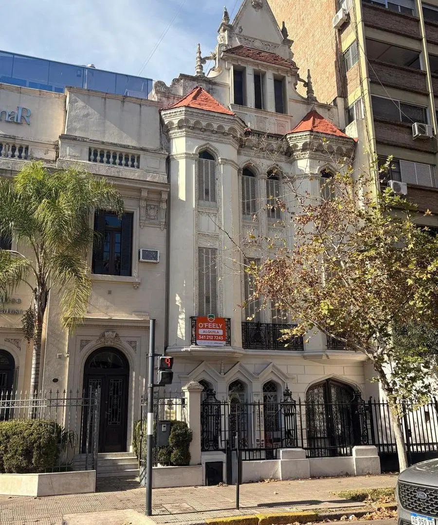 Casa en alquiler para uso profesional sobre Bv. Oroño, Rosario 2