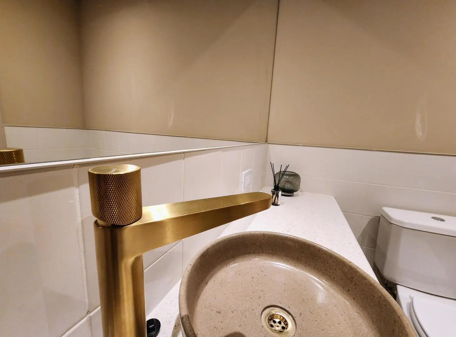 Departamento de 2 dormitorios con balcón al frente, Centro, Rosario 3