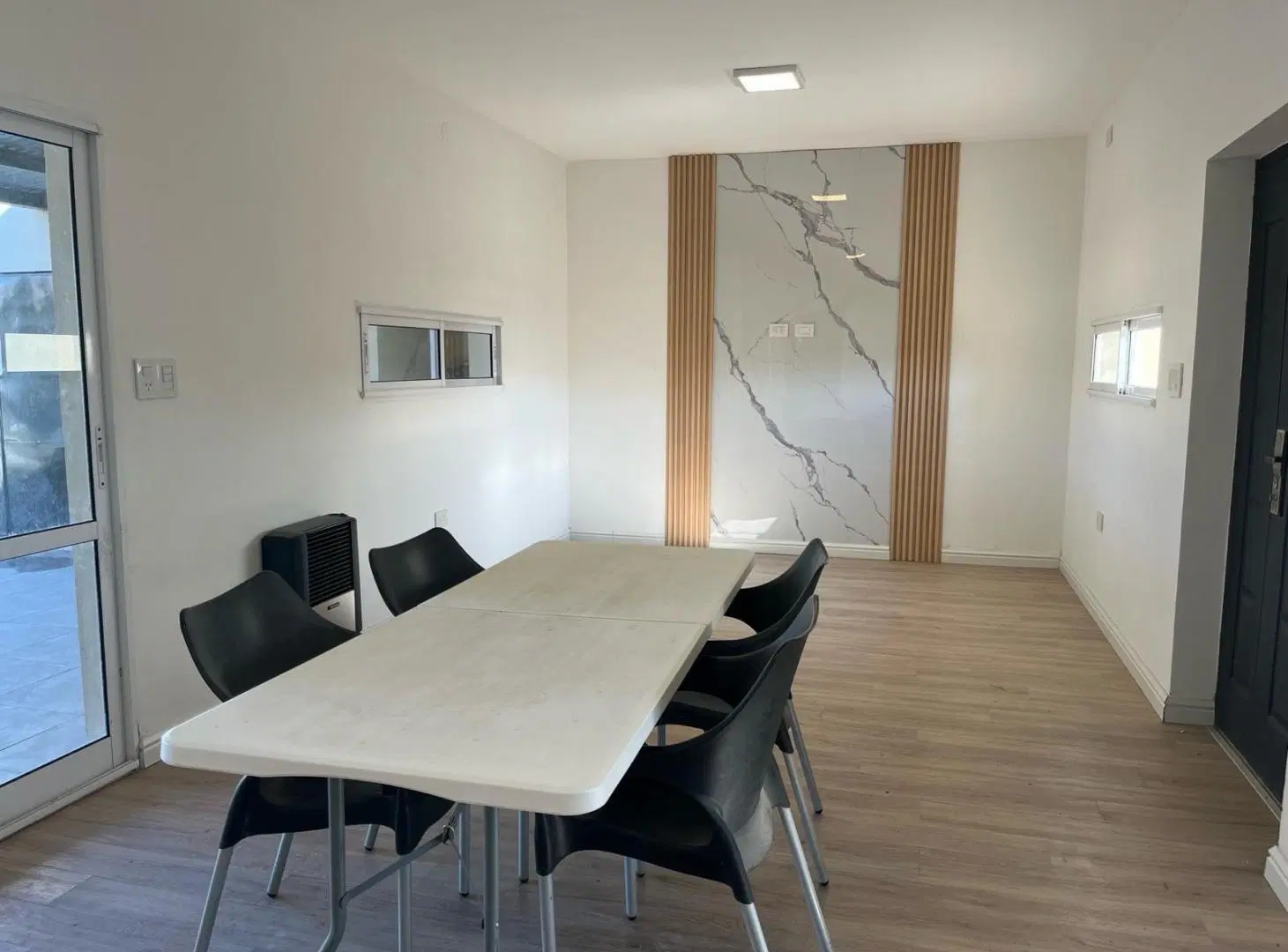 Venta casa dos dormitorios pileta quincho parrilla Roldan 2