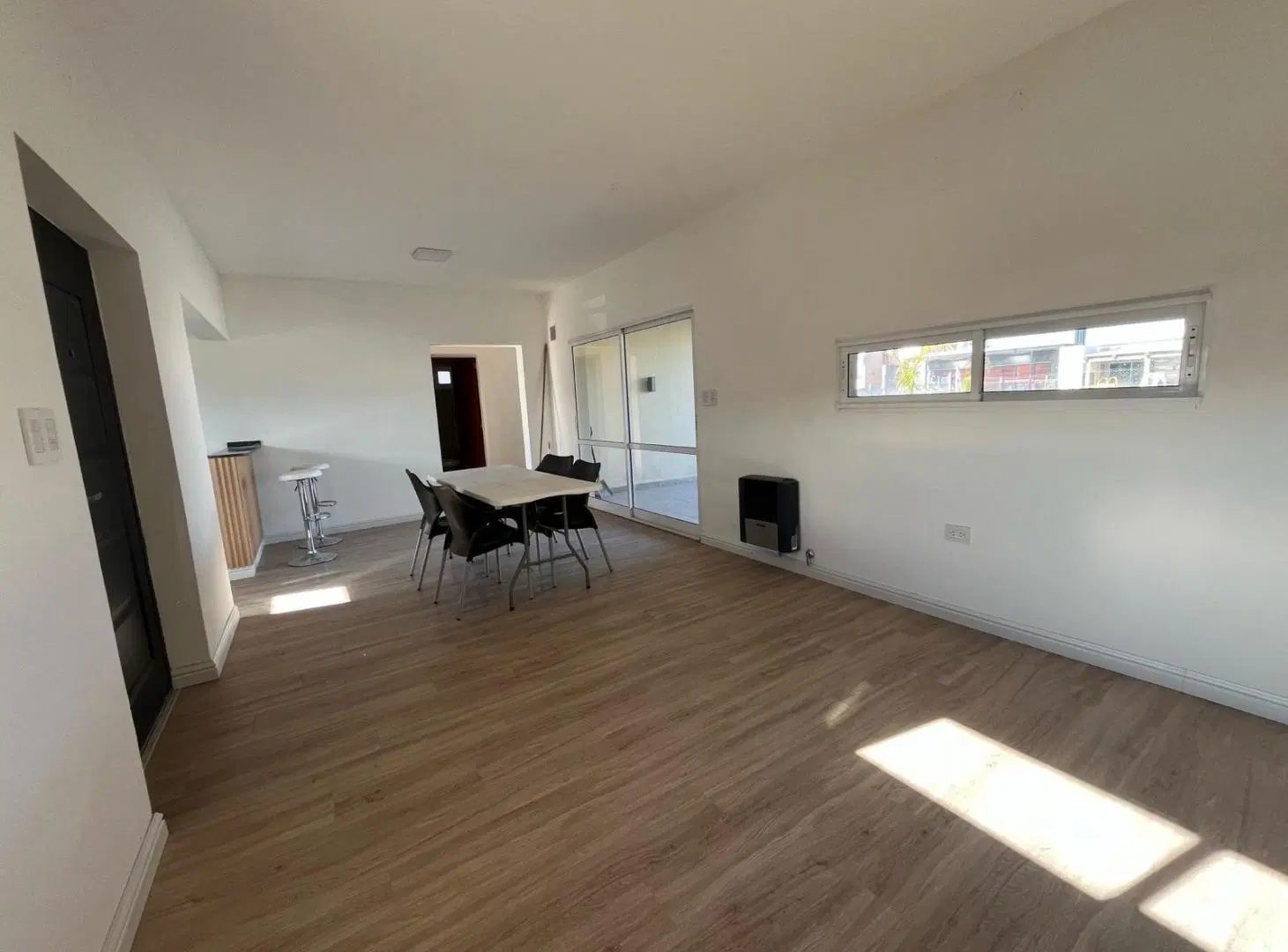 Venta casa dos dormitorios pileta quincho parrilla Roldan 5