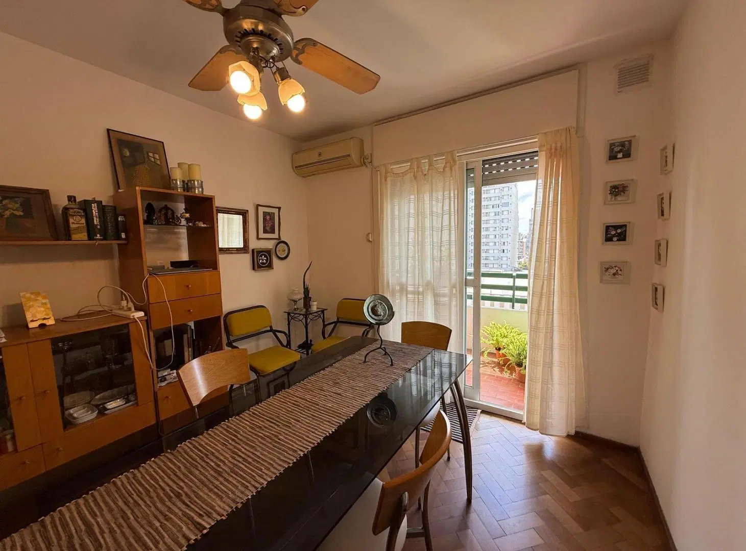Venta Departamento 2 dormitorios con balcón Muy luminoso Urquiza 2000 Centro 1