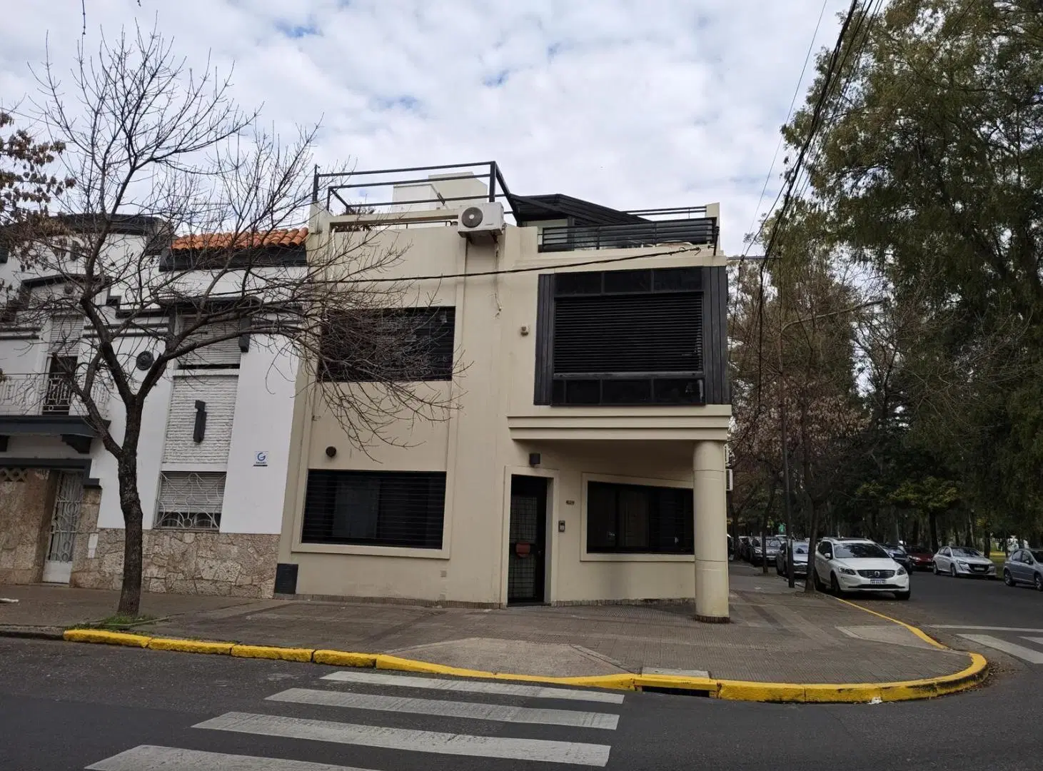 Casa en alquiler en Rosario, frente al Paque 1