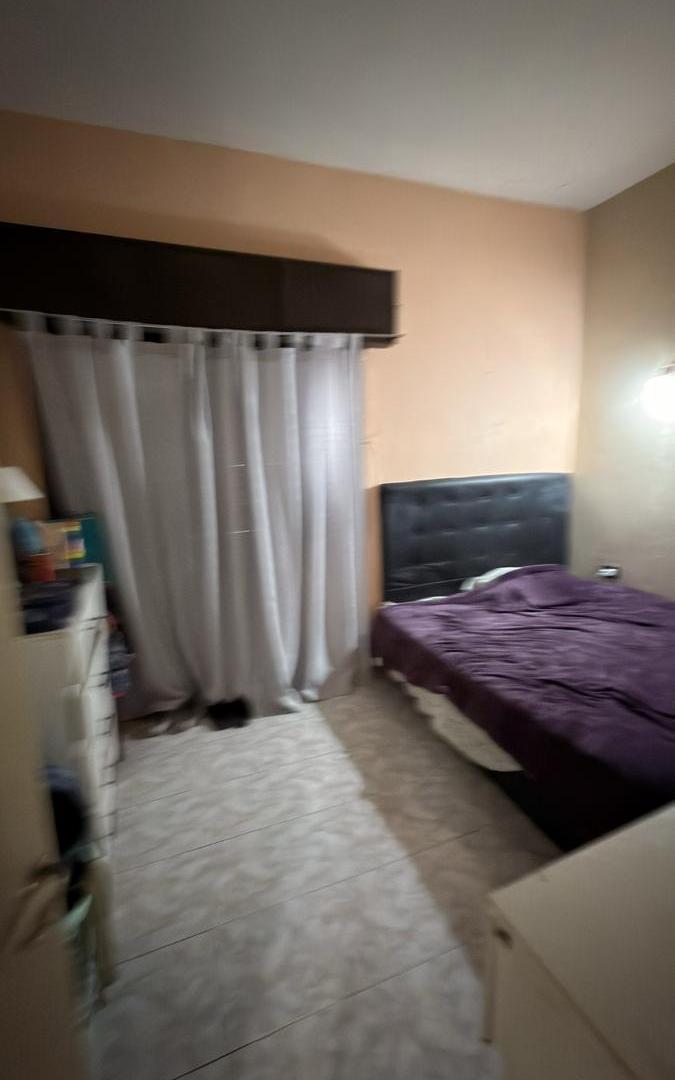 Foto de Casa de pasillo con patio y terraza exclusiva, imagen 5