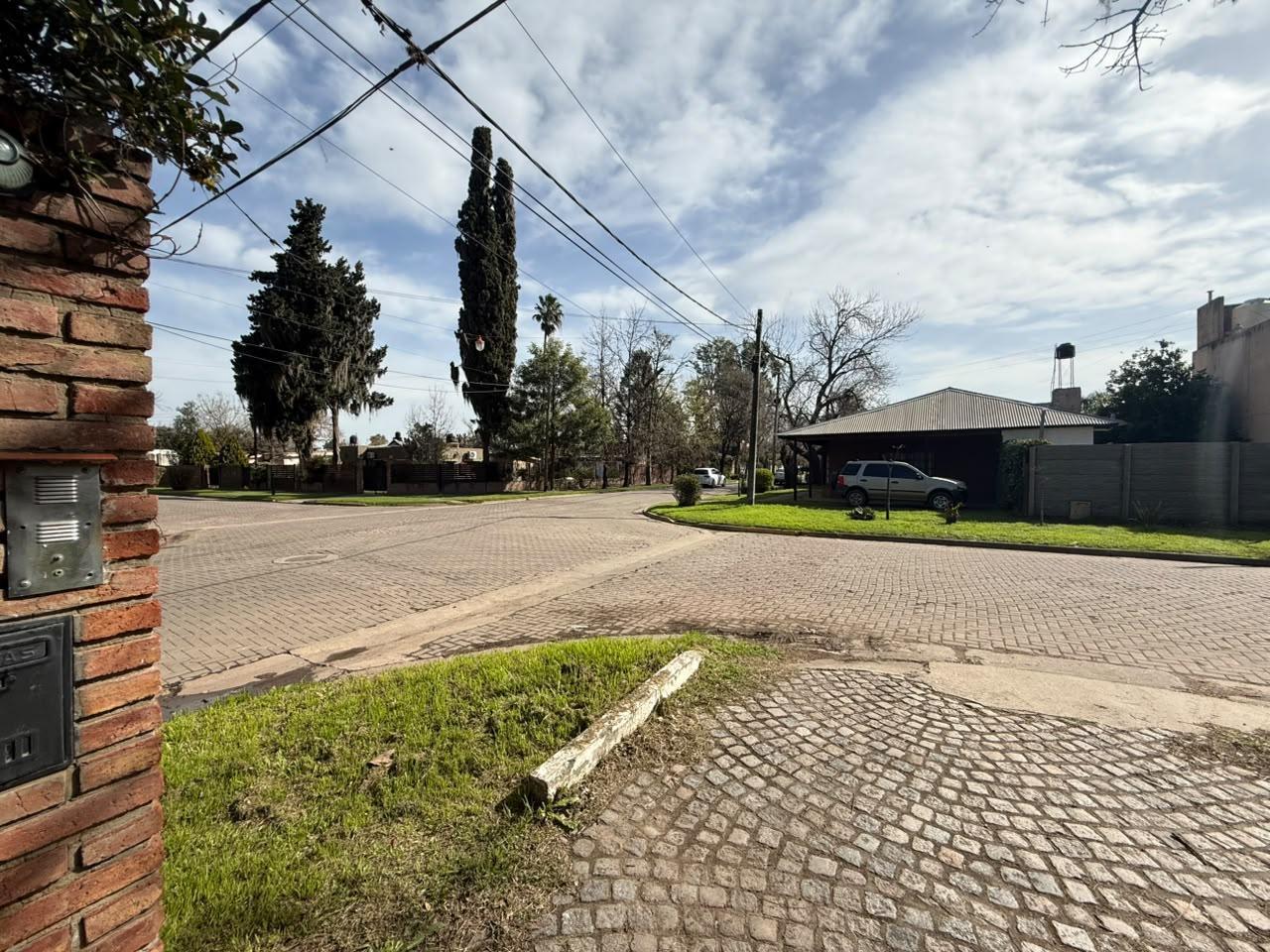 Foto de Casa con amplio lote potencial en Funes, imagen 5
