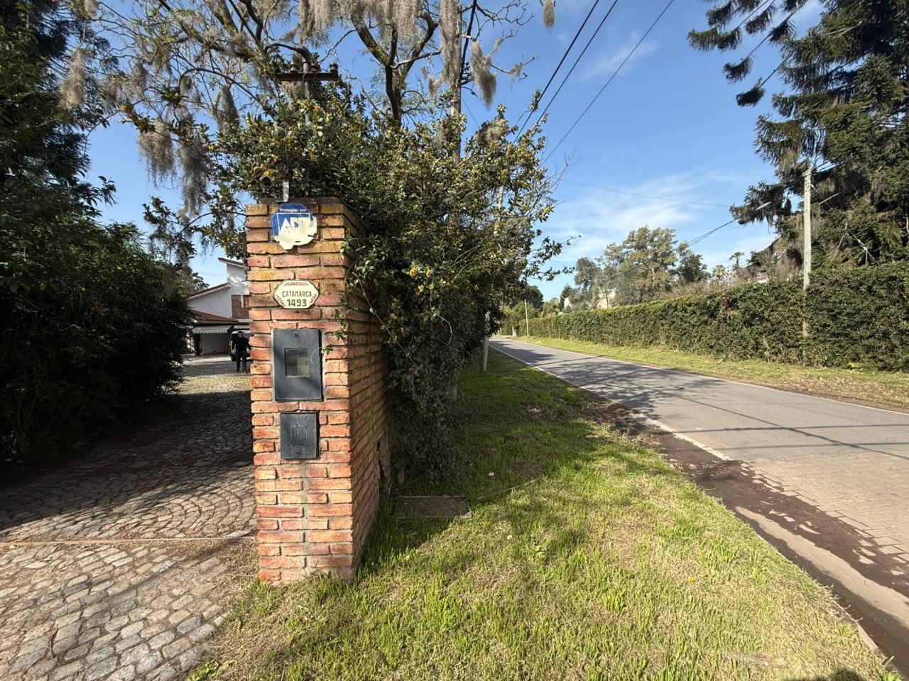 Foto de Casa con amplio lote potencial en Funes, imagen 4