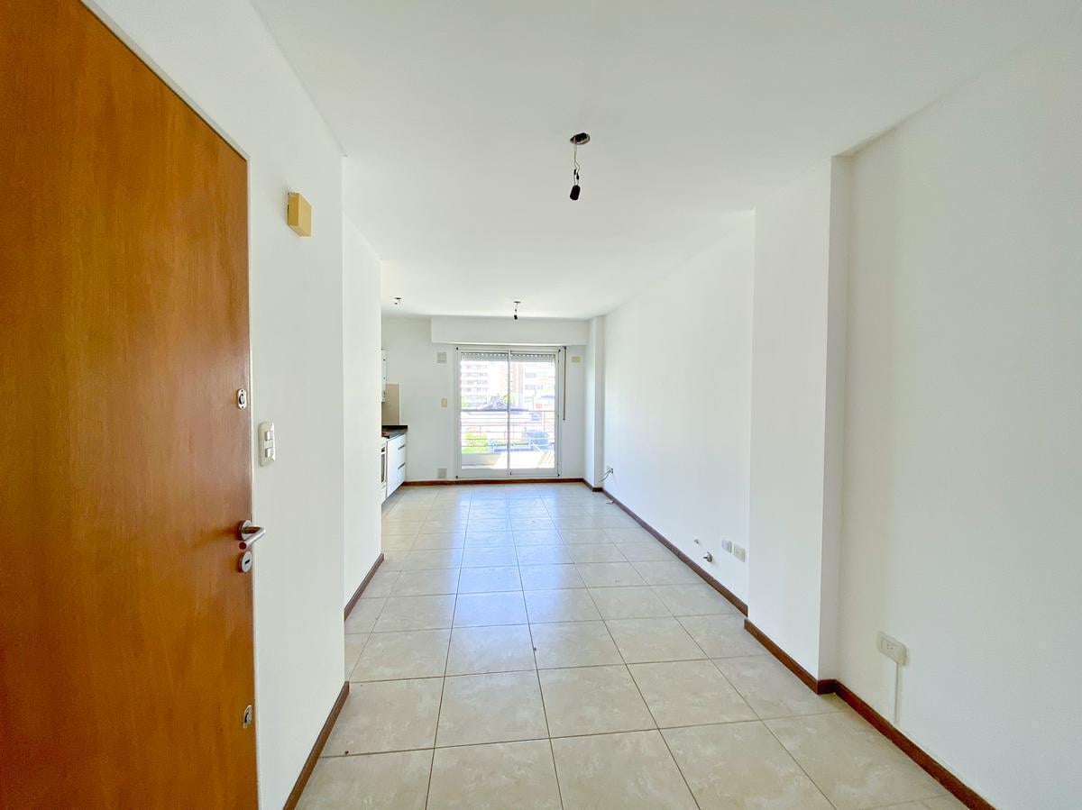 Foto de Depto 1 dormitorio en zona rio - Ventilación Cruzada - oportunidad!, imagen 1
