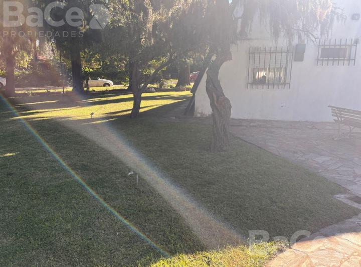 Casa en Arenales y Blvd Lisandro Lopez 5