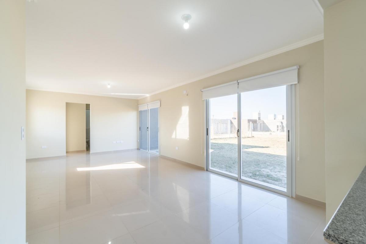 Venta Casa Zona Las Sierras Apto Credito Hipotecario (100.000 Uvas) 2