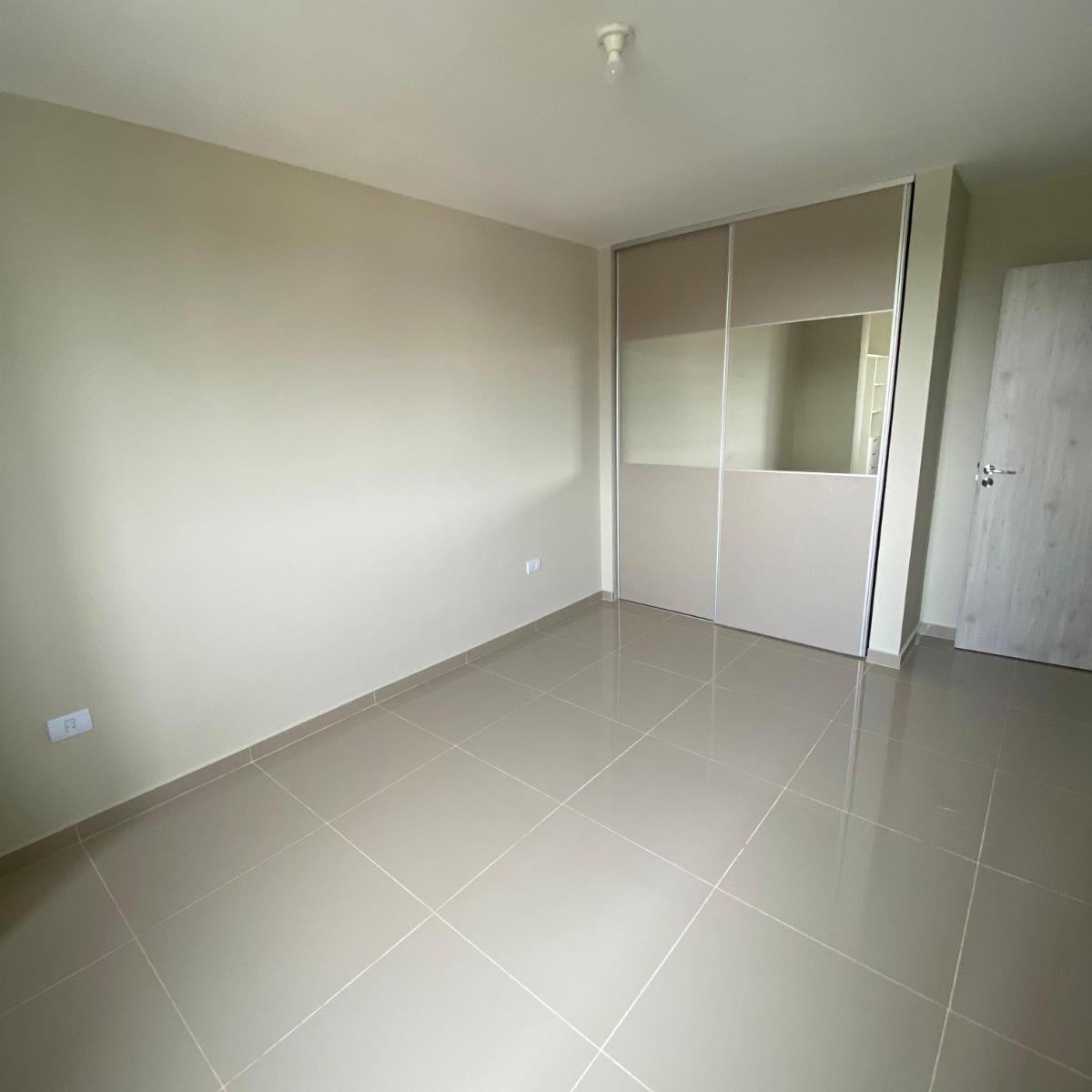 Local Comercial| 45.5 m2 | Juan del Campillo 1074 | Entrega Inmediata