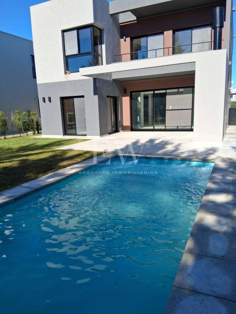 VENTA CASA 6 AMB NORDELTA