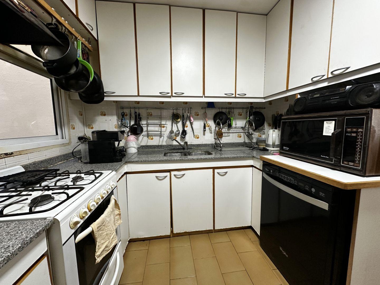 DEPARTAMENTO 4 AMBIENTES CON DEPENDENCIA Y GUARDACOCHE EN ALMAGRO