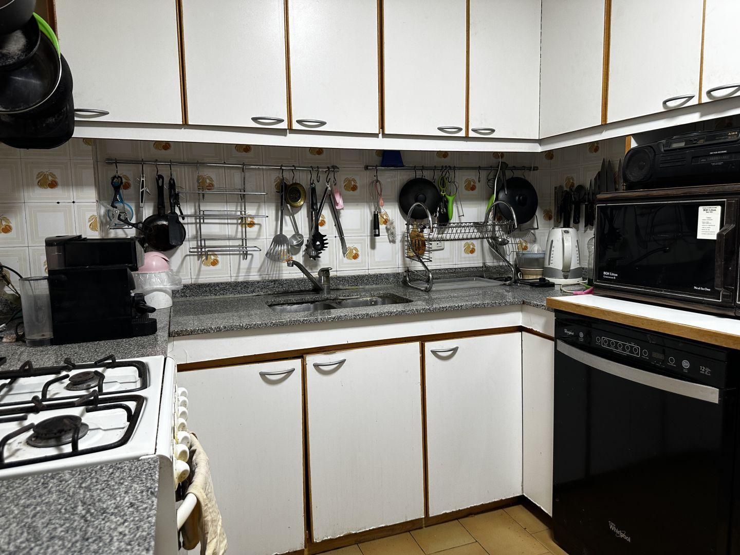 DEPARTAMENTO 4 AMBIENTES CON DEPENDENCIA Y GUARDACOCHE EN ALMAGRO