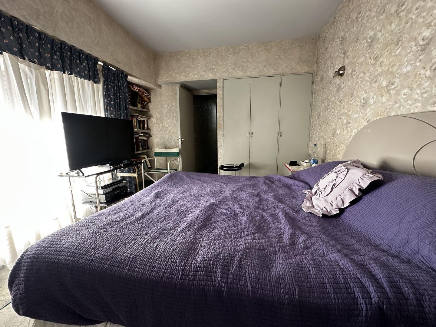 DEPARTAMENTO 4 AMBIENTES CON DEPENDENCIA Y GUARDACOCHE EN ALMAGRO