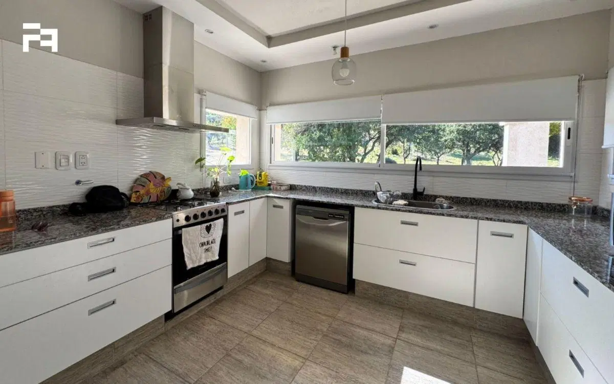 CASA EN VENTA EN LOS MILAGROS 3