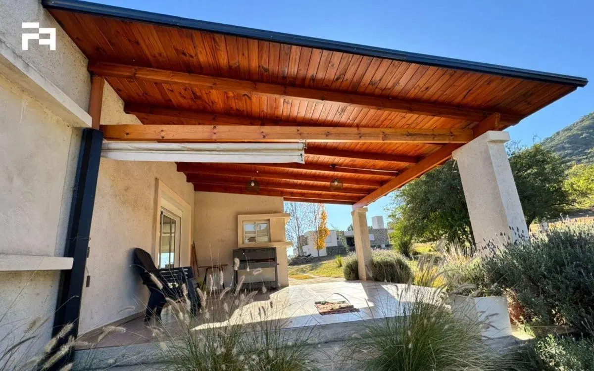 CASA EN VENTA EN LOS MILAGROS 1