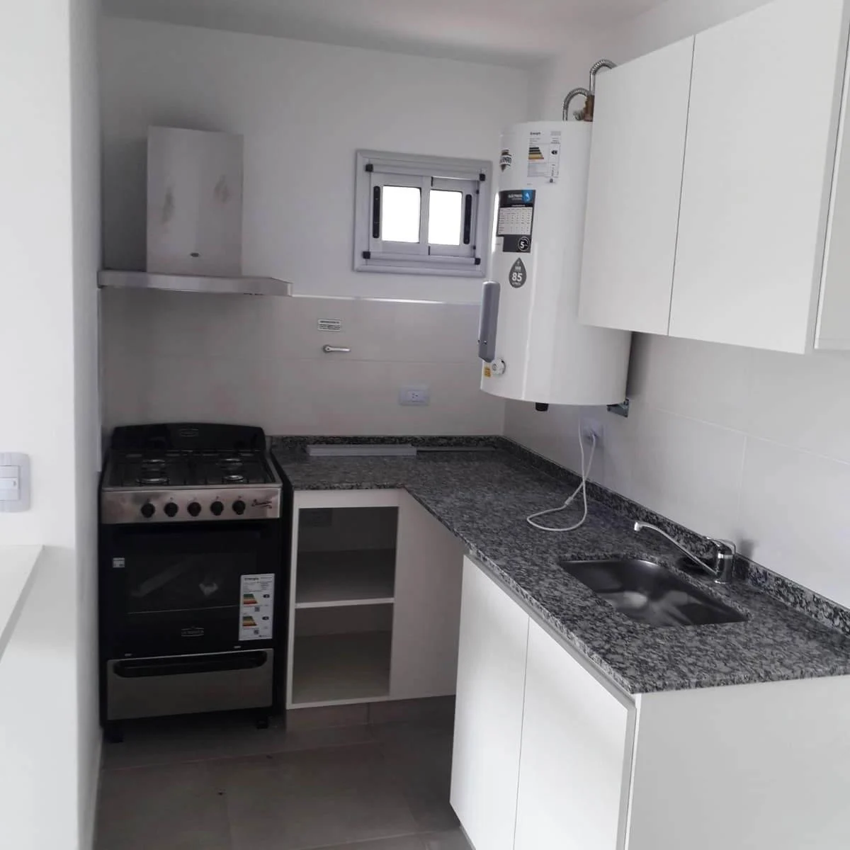 Foto de VENTA - Departamento Monoambiente con parrilla - A Estrenar - Monte, imagen 2