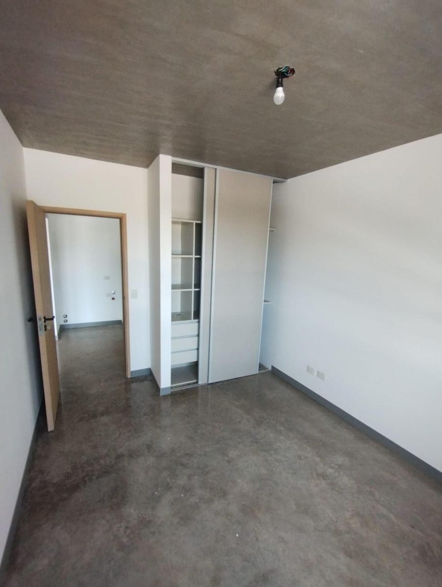 Venta - Amplio Departamento 2 Ambientes y Medio - Divisible a 3 Ambientes 1