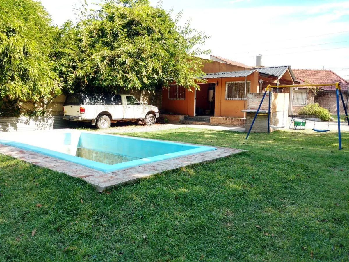 VENTA - Chalet tipo casaquinta - 17 x 60 - Luis Guillón 3