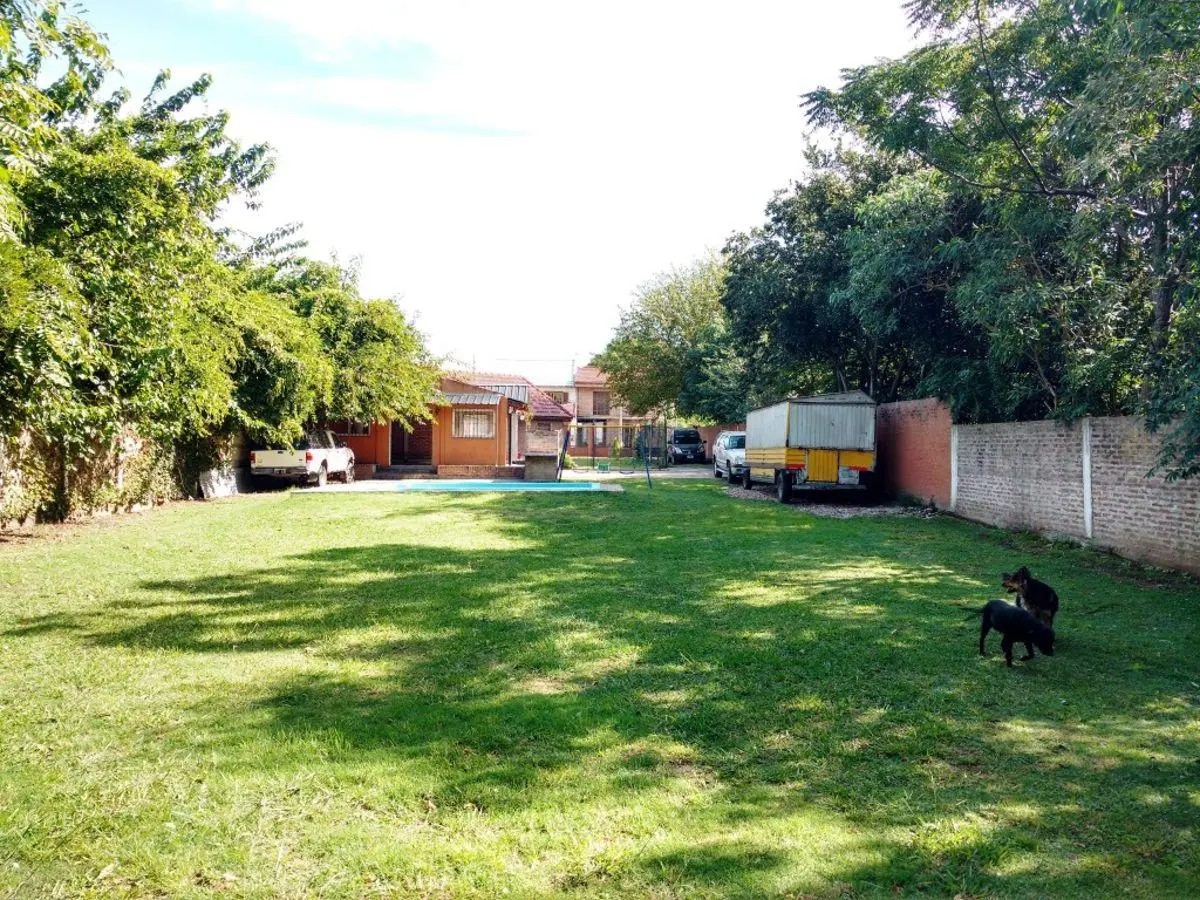 VENTA - Chalet tipo casaquinta - 17 x 60 - Luis Guillón 2