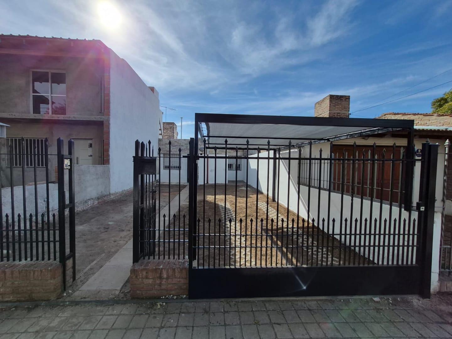 Foto de Casa en Alquiler - 3 Dormitorios- Barrio Poeta Lugones, imagen 1