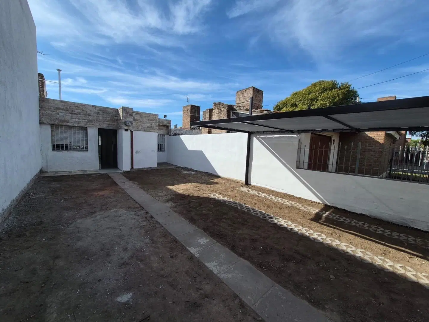 Casa en Alquiler - 3 Dormitorios- Barrio Poeta Lugones 2