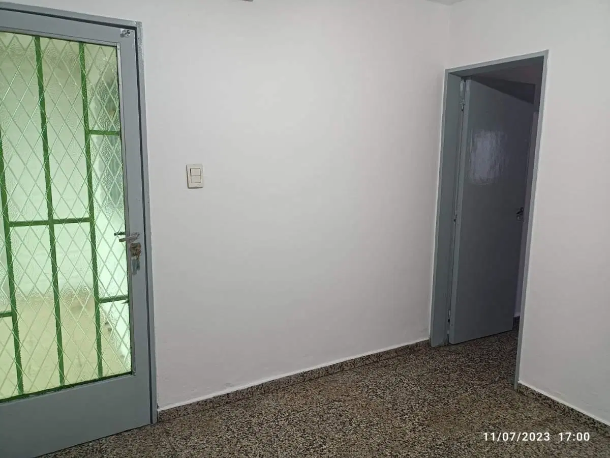 Se Alquila Casa de 2 Dormitorios , Garage y Patio. B San Martín 8