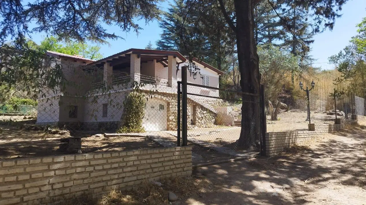 Casa con Pileta , amplio jardín- Villa del Lago - Carlos Paz 2