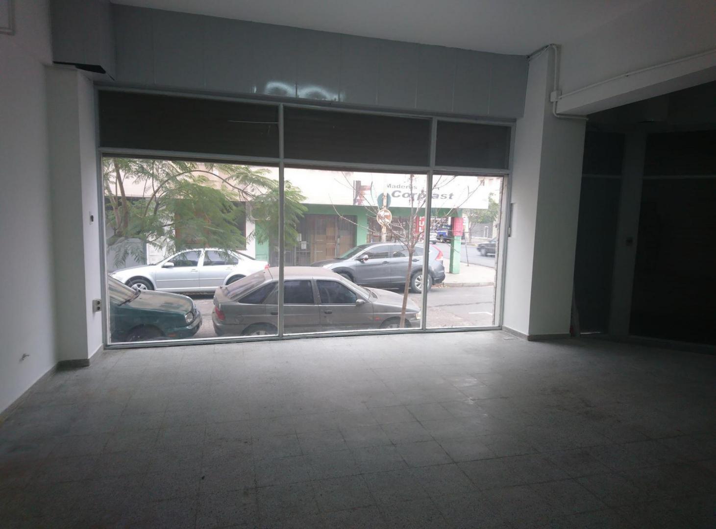 Foto de En alquiler - Local Comercial - Alvear y Rincón - Zona Centro-, imagen 4