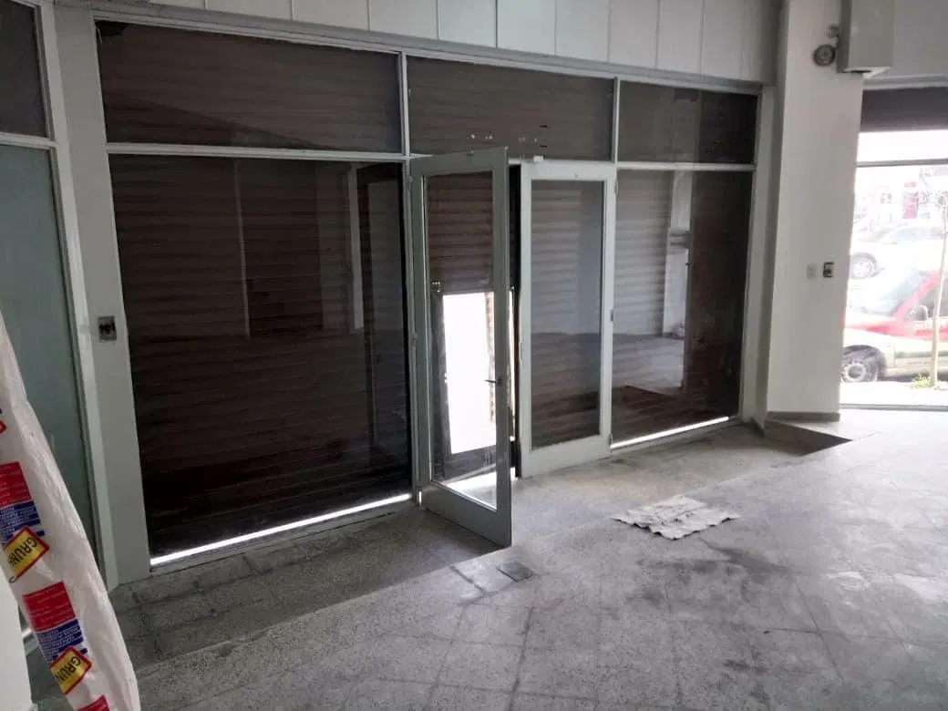 En alquiler - Local Comercial - Alvear y Rincón - Zona Centro- 3