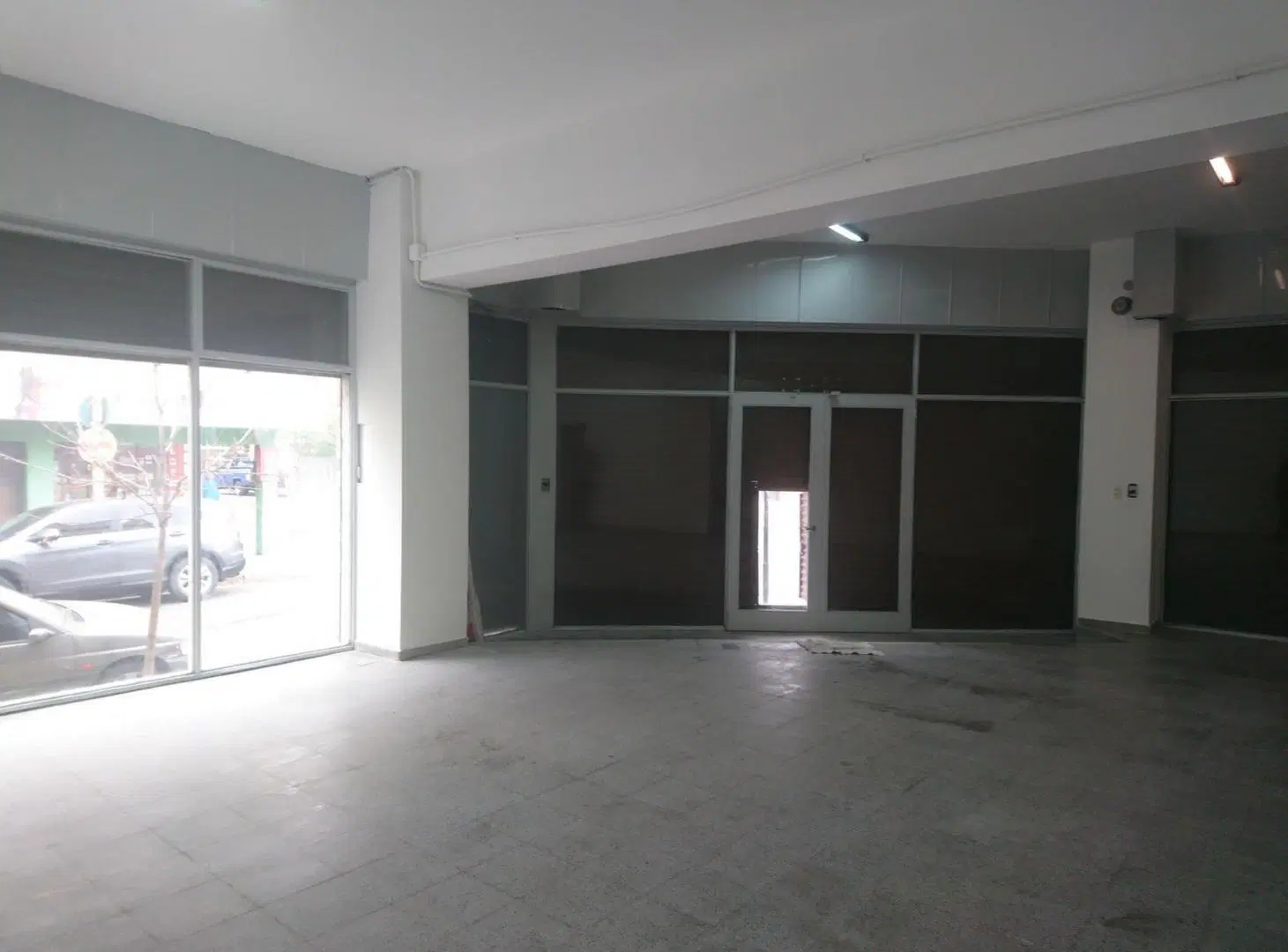 En alquiler - Local Comercial - Alvear y Rincón - Zona Centro- 2