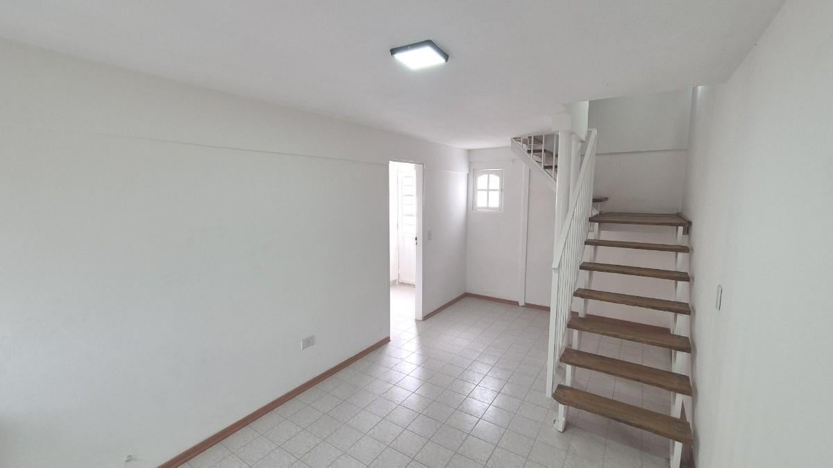 Alquiler dúplex dos dormitorios, living comedor, cocinia comedor diario, toilette y baño completo en