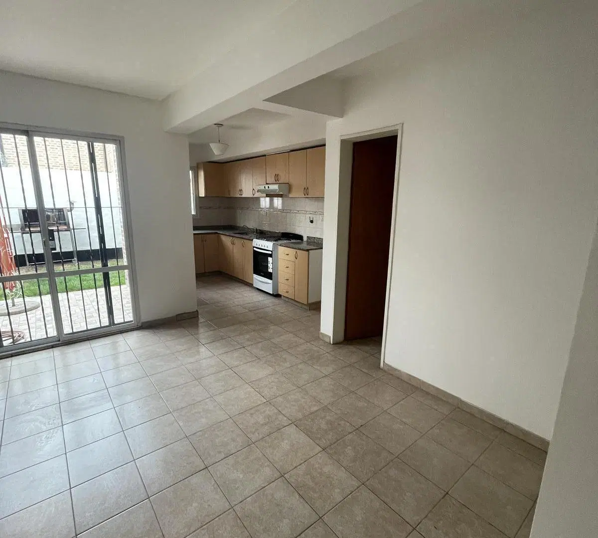 Triplex en alquiler 3